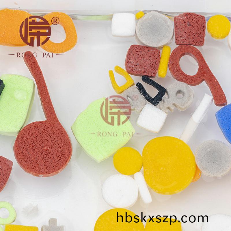 硅膠(jiao)髮泡(pao)密封條(tiao)的(de)優點(dian)有(you)哪(na)些-常州(zhou)嶸(rong)牌(pai)橡(xiang)塑製品有(you)限公司