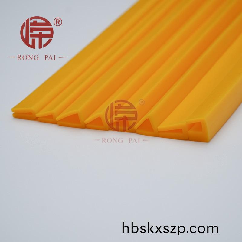 定(ding)製(zhi)硅(gui)膠密封(feng)條如(ru)何(he)選(xuan)擇(ze)供應(ying)商?-常州嶸牌橡(xiang)塑(su)製品(pin)有限(xian)公(gong)司(si)
