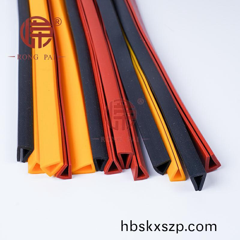 硅(gui)膠(jiao)密(mi)封條的(de)産品特(te)點(dian)- 常(chang)州(zhou)嶸(rong)牌(pai)橡塑製品有(you)限公(gong)司(si)