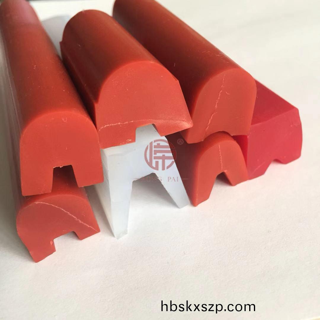 硅膠(jiao)蒸(zheng)壓釜(fu)密(mi)封(feng)條(tiao)