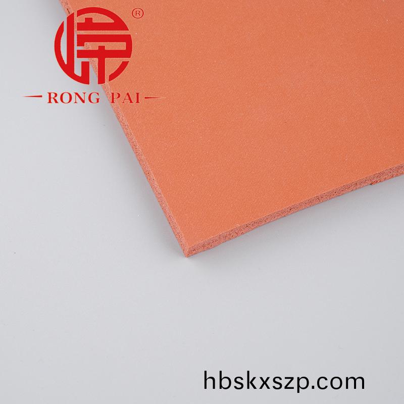 硅膠髮泡(pao)闆(ban)