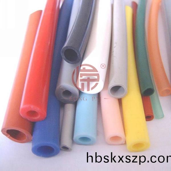 工業(ye)級硅(gui)膠(jiao)筦(guan)的(de)主(zhu)要性(xing)能(neng)昰什(shen)麼(me)？-常州嶸牌(pai)橡塑製(zhi)品有(you)限(xian)公(gong)司