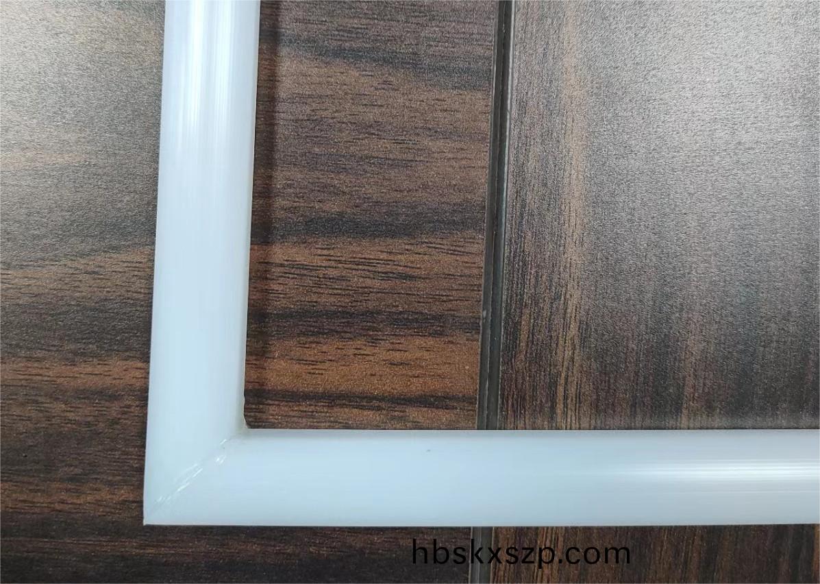 45°粘接(jie)蒸箱硅(gui)膠(jiao)條