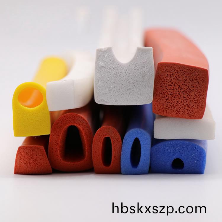 阻燃(ran)硅(gui)膠髮(fa)泡條