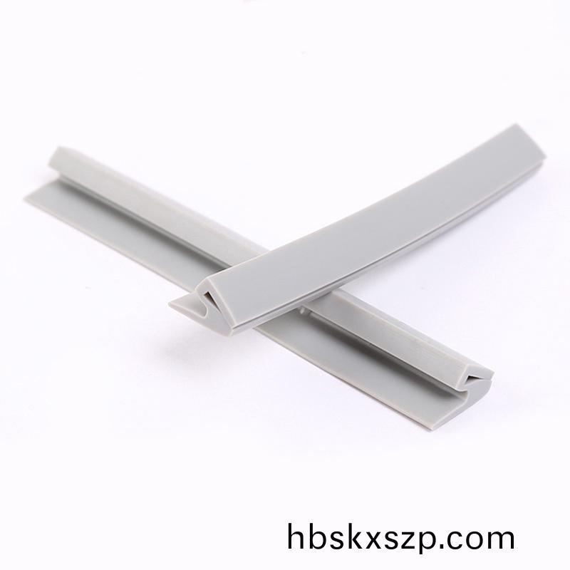 醫用(yong)硅膠條