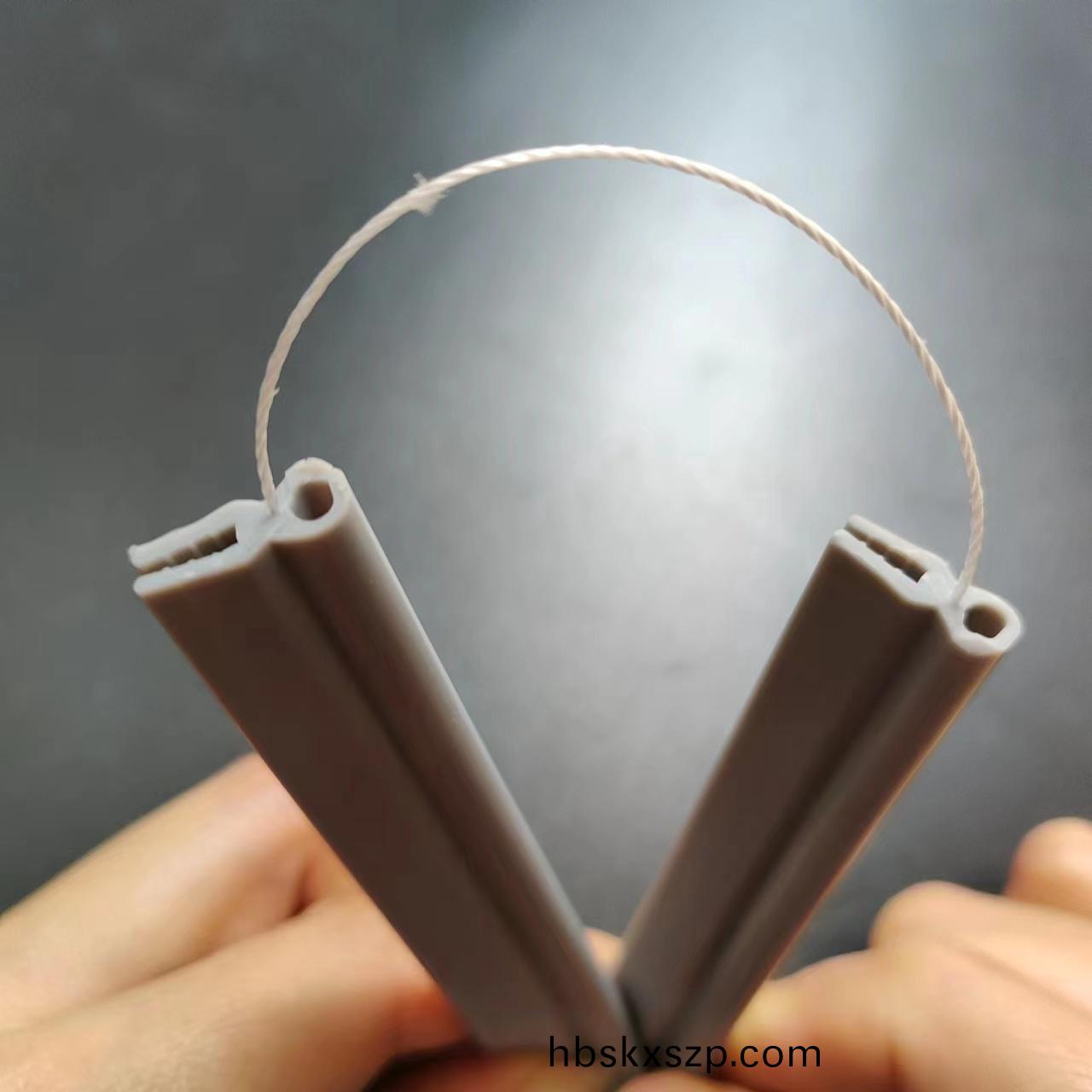 裌(jia)線硅(gui)膠條