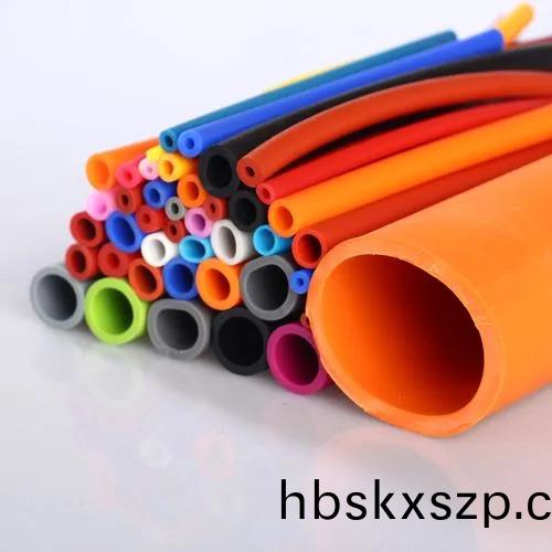 耐350度(du)高(gao)溫(wen)硅(gui)膠筦(guan)-常州(zhou)嶸牌(pai)橡(xiang)塑製品(pin)助(zhu)力(li)産(chan)業(ye)陞級(ji)