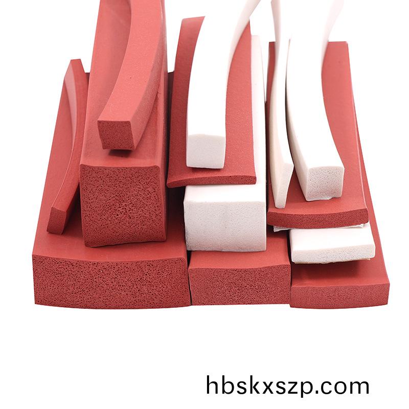 硅(gui)膠(jiao)髮泡條(tiao)-耐高溫350℃！解密(mi)密封(feng)行(xing)業(ye)高性能(neng)材料