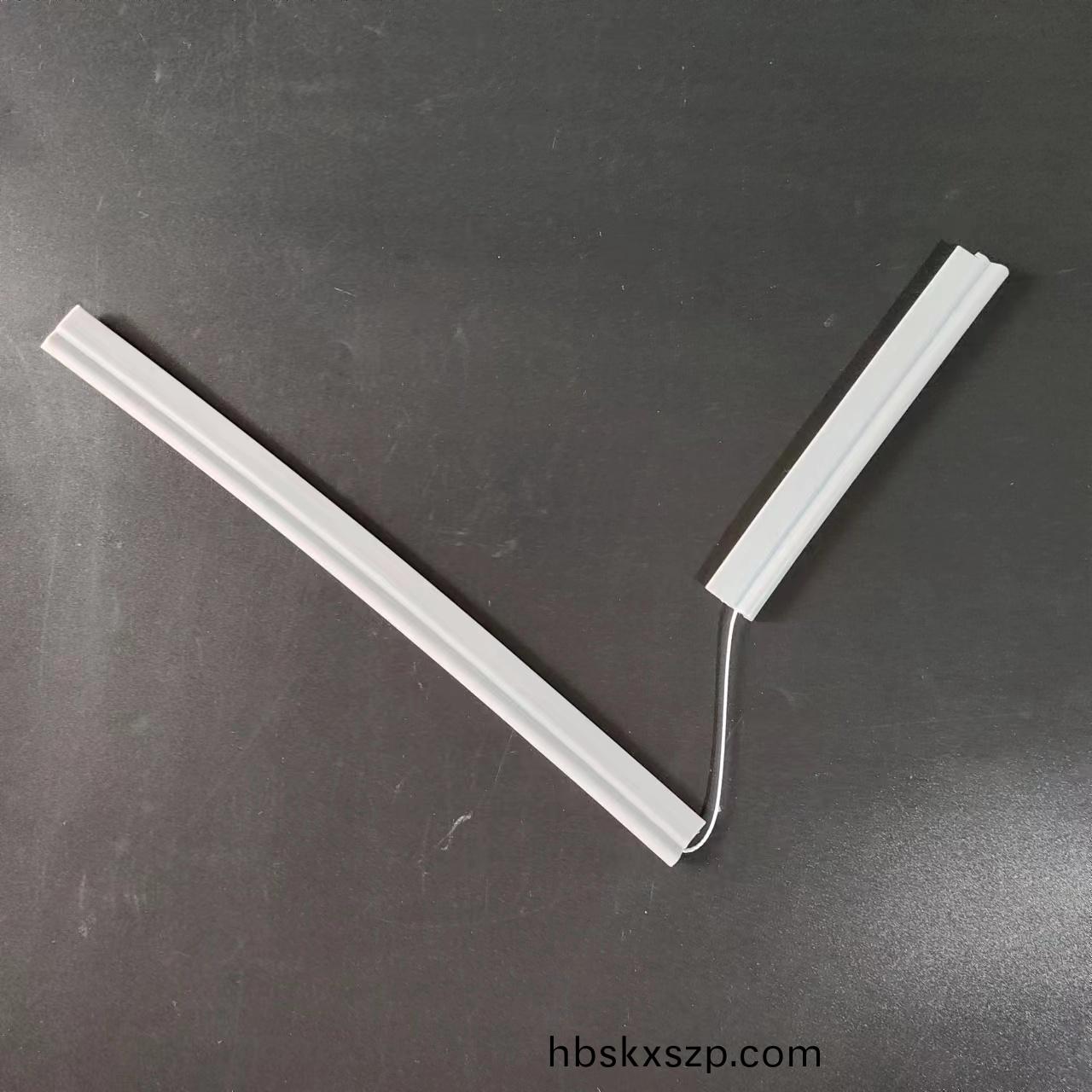 裌線(xian)硅膠(jiao)密封(feng)條：優異性能助(zhu)力工(gong)業(ye)設(she)備密封(feng)陞(sheng)級(ji)